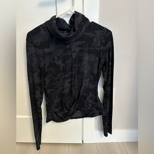 LULULEMON Longsleeve Too